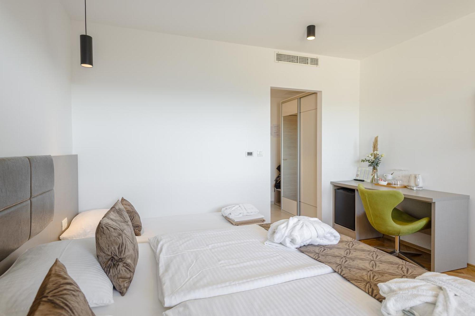 Rogac Rooms & Restaurant Omiš Zewnętrze zdjęcie